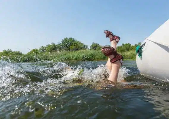 A man falls off a boat in Houston 